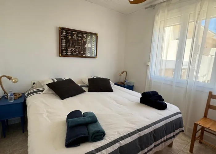 Front De T2 Balcon, Jardin, Garage, Proche Commerces