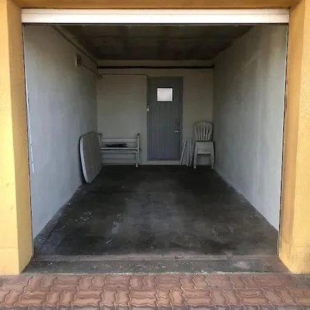 Front De T2 Balcon, Jardin, Garage, Proche Commerces Apartman *