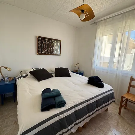 Front De T2 Balcon, Jardin, Garage, Proche Commerces