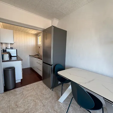 Front De T2 Balcon, Jardin, Garage, Proche Commerces Apartman