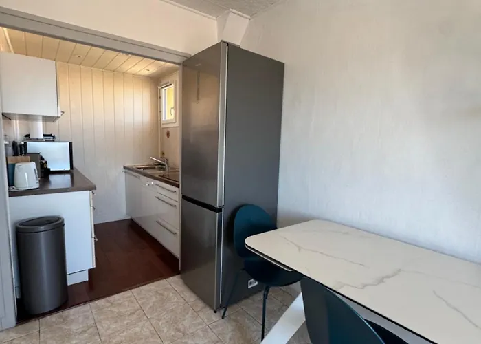 Front De T2 Balcon, Jardin, Garage, Proche Commerces Lejlighed